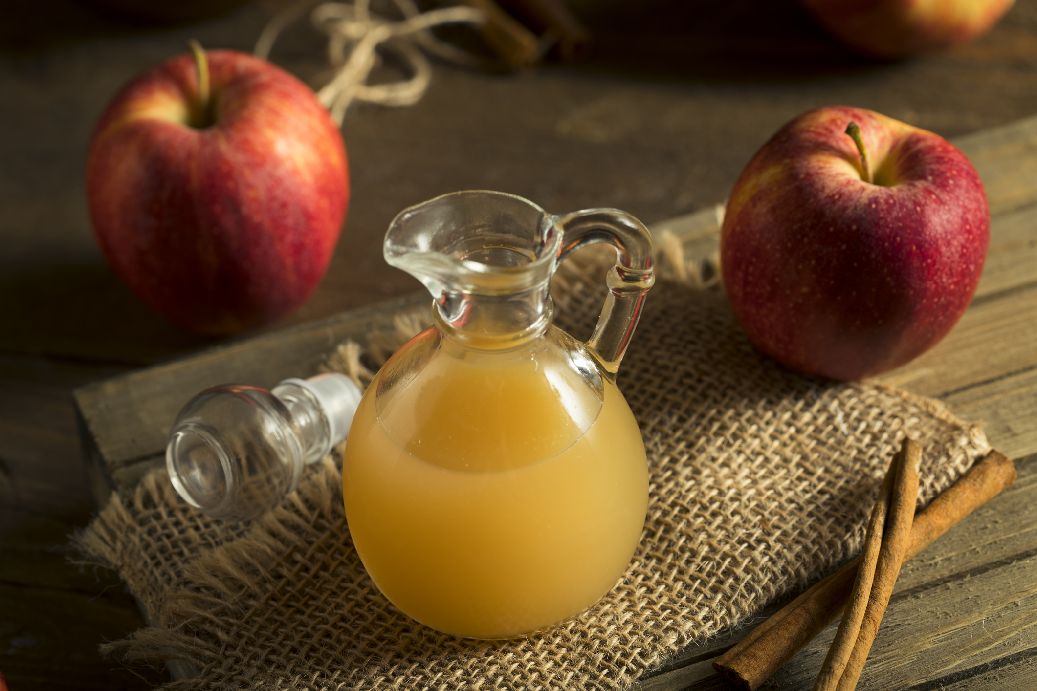 Here are 20 incredible uses for apple cider vinegar pic